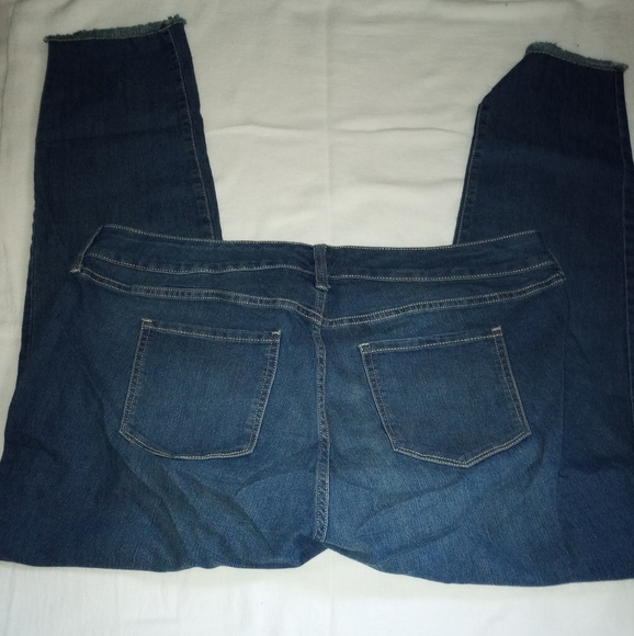 NWT ARIZONA JEAN CO - Plus 20 JUNIORS Medium Wash Denim Jeans  77% Cotton - Picture 5 of 13